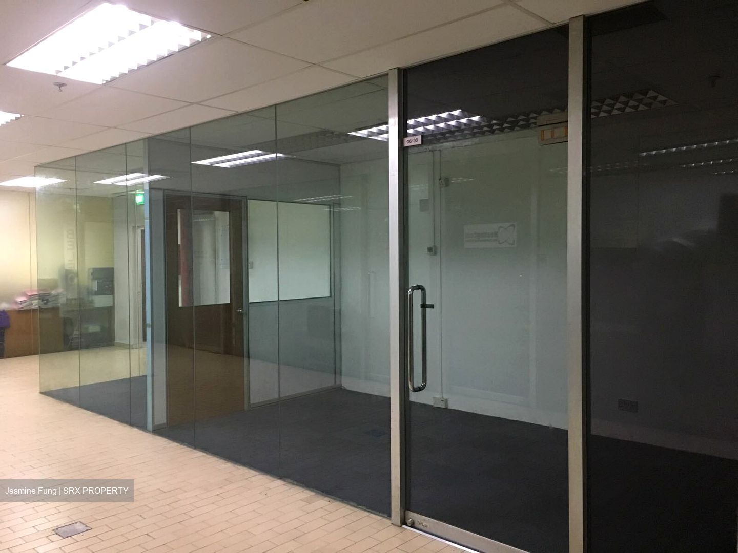 North Bridge Centre (D7), Office #582255571